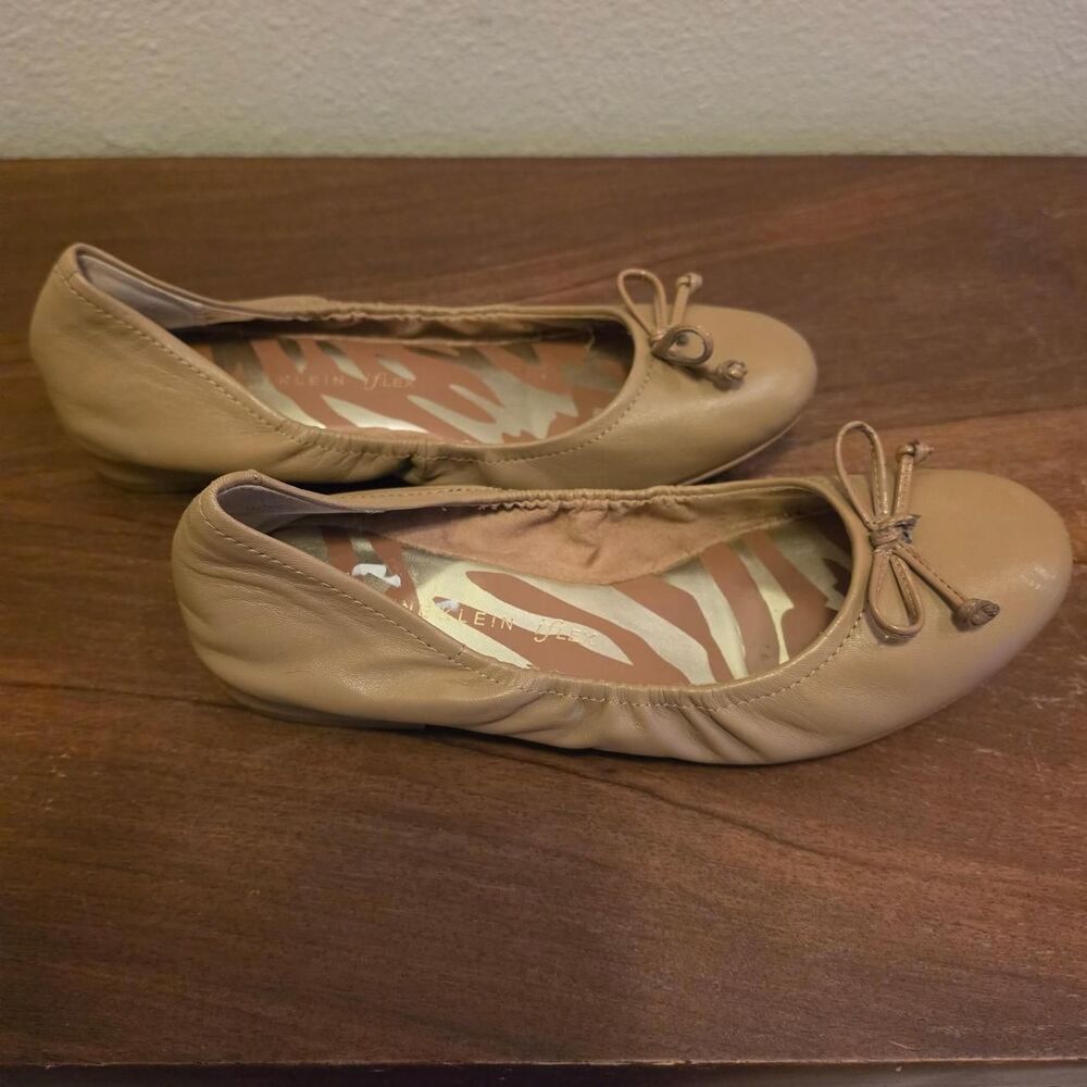 Anne Klein Women's Tan Ballet Flats